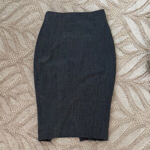 H&M Black Pencil Skirt - Sleek Tailored Fit